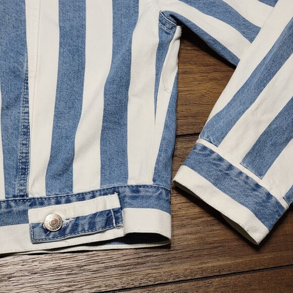 Forever 21 Crop Blue & White Stripe Denim Jacket - Size Medium - Picture 4 of 6